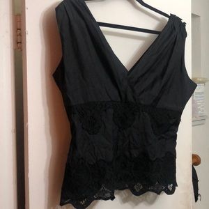 Black top detailed in lace size Large